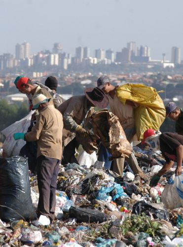 Aterro Sanitrio de Braslia recebe 14 mil toneladas de lixo nos primeiros 15 dias.Foto:Ivaldo Cavalcante