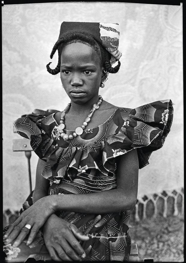 Conhea Seydou Keta, o fotgrafo que empodera os negros em seus cliques