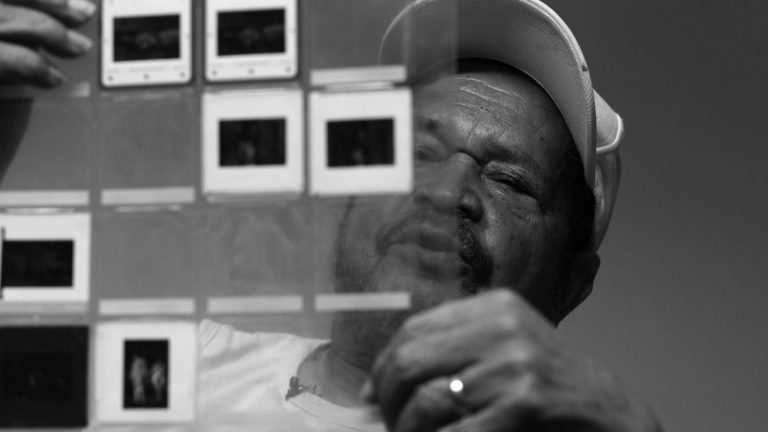 POR DENTRO DOS ACERVOS A arte de Walter Firmo.Foto de Laura Liuzzi