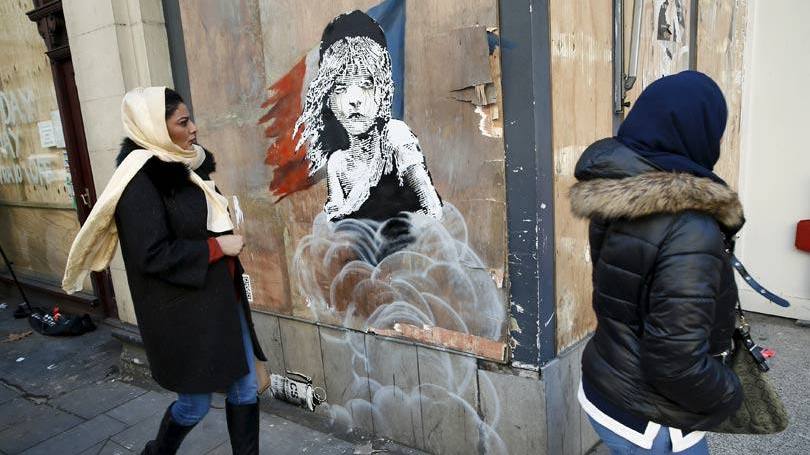 Banksy, Gás Lacrimogêneo e os Refugiados.pelo Prof. Jonatas Alexandre.