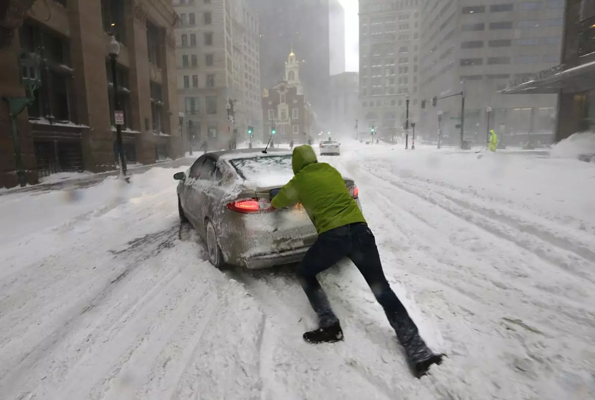 Poderosa tempestade de inverno atinge a Missa.Foto:(Bill Greene / Globe Staff)