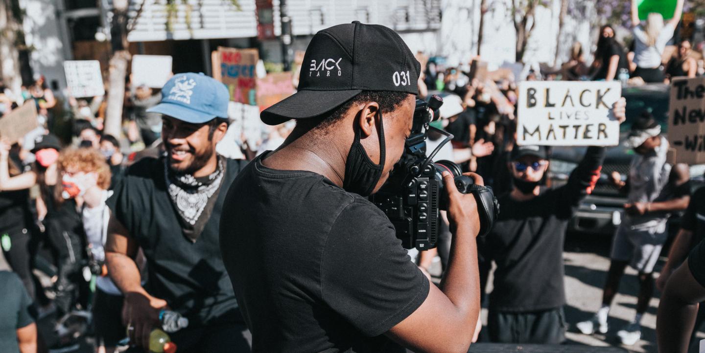 Protestos e coronavrus: risco duplo para fotojornalistas.