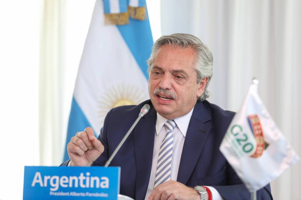 Alberto Fern�ndez revoga privatiza��es de empresas de energia e termel�tricas de Macri